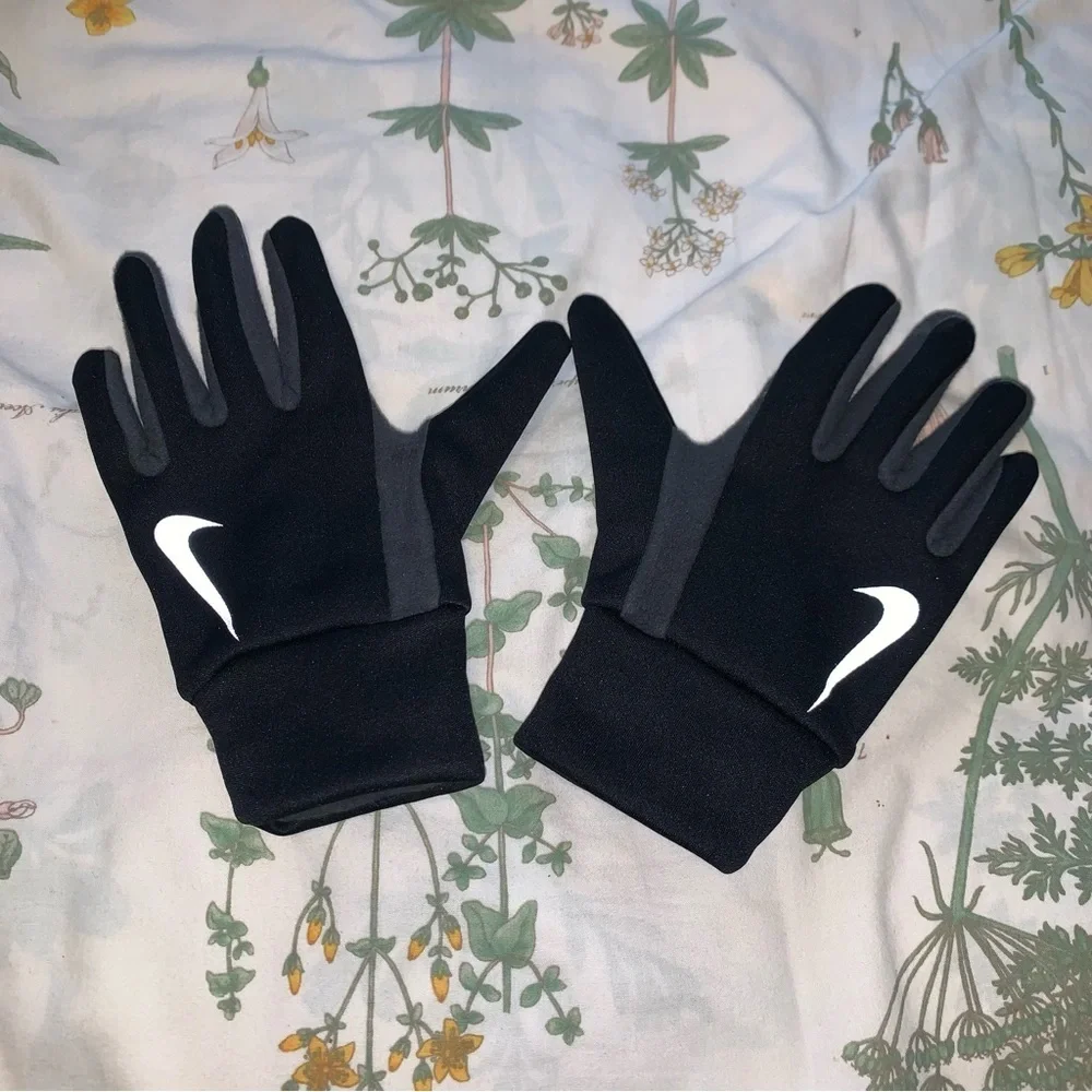 Nike gloves